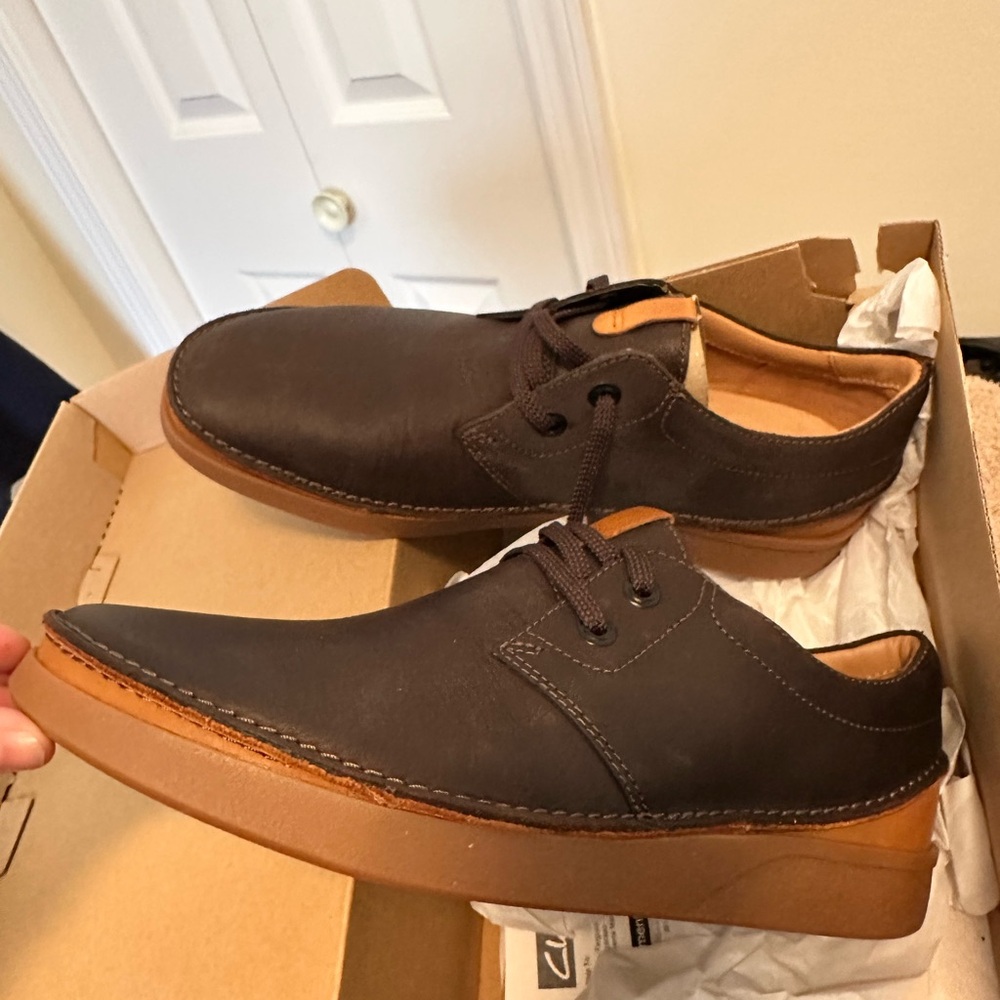 Clarks Brown Leather Oxfords with Contrast Sole